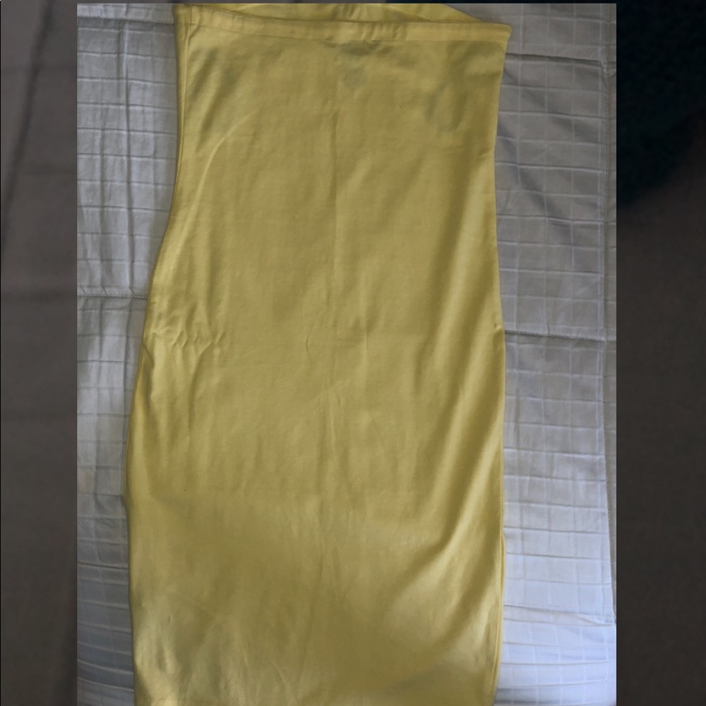 Tube top yellow strapless dress